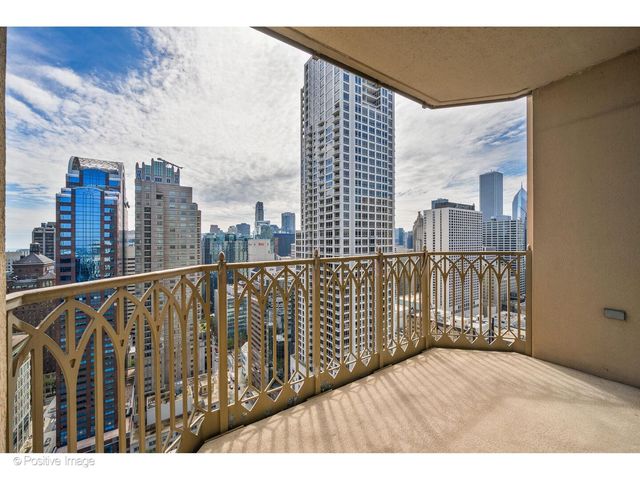 21 E Huron Street 3204, Chicago, IL 60611