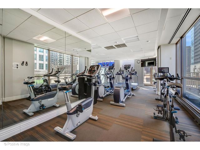 21 E Huron Street 3204, Chicago, IL 60611