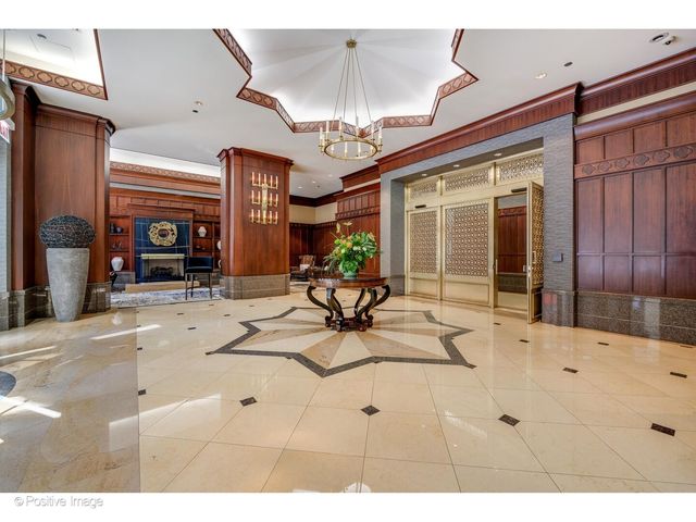 21 E Huron Street 3204, Chicago, IL 60611