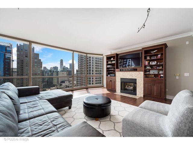 21 E Huron Street 3204, Chicago, IL 60611