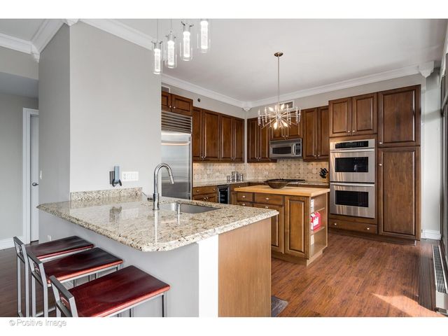 21 E Huron Street 3204, Chicago, IL 60611