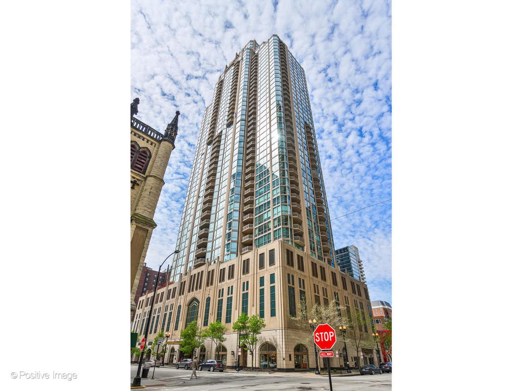 21 E Huron Street 3204, Chicago, IL 60611