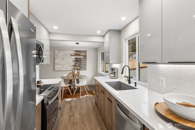 10021 19th Avenue SW, Seattle, WA 98146