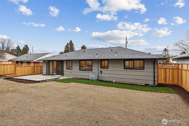 10021 19th Avenue SW, Seattle, WA 98146