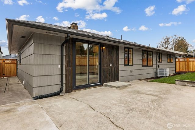 10021 19th Avenue SW, Seattle, WA 98146