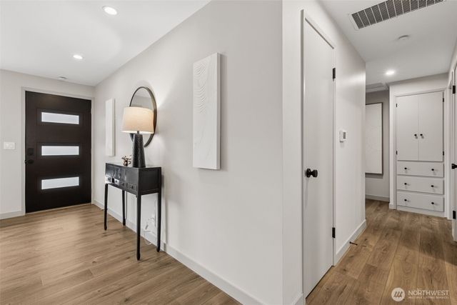 10021 19th Avenue SW, Seattle, WA 98146