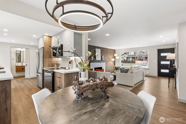 10021 19th Avenue SW, Seattle, WA 98146