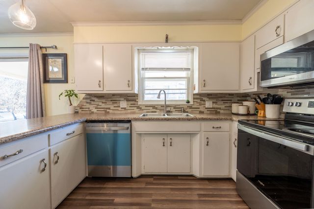 2656 E Southern Hills Boulevard, Springfield, MO 65804