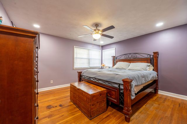 2656 E Southern Hills Boulevard, Springfield, MO 65804