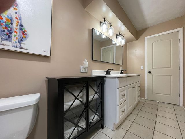 2656 E Southern Hills Boulevard, Springfield, MO 65804