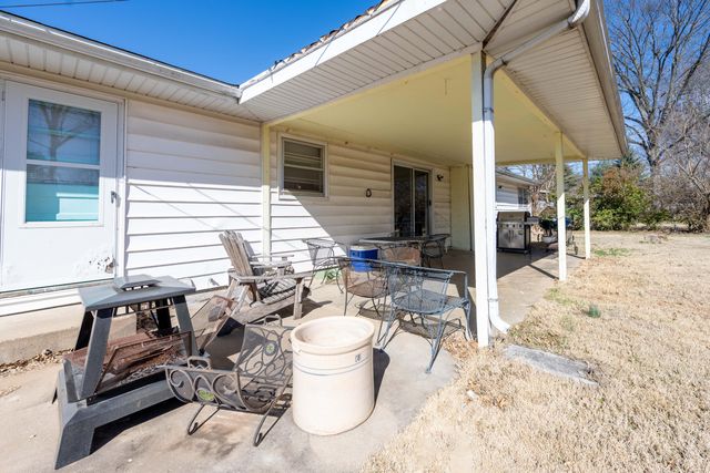 2656 E Southern Hills Boulevard, Springfield, MO 65804