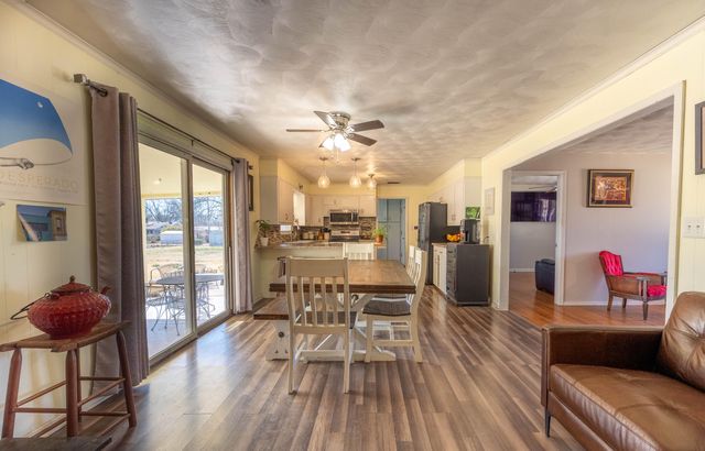 2656 E Southern Hills Boulevard, Springfield, MO 65804