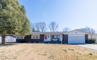 2656 E Southern Hills Boulevard, Springfield, MO 65804