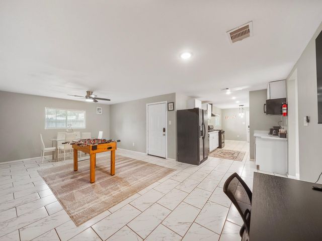 1337 Conrad Sauer Drive, Houston, TX 77043