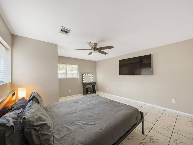 1337 Conrad Sauer Drive, Houston, TX 77043