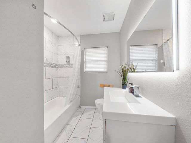 1337 Conrad Sauer Drive, Houston, TX 77043