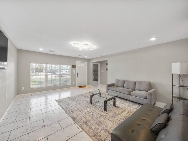 1337 Conrad Sauer Drive, Houston, TX 77043
