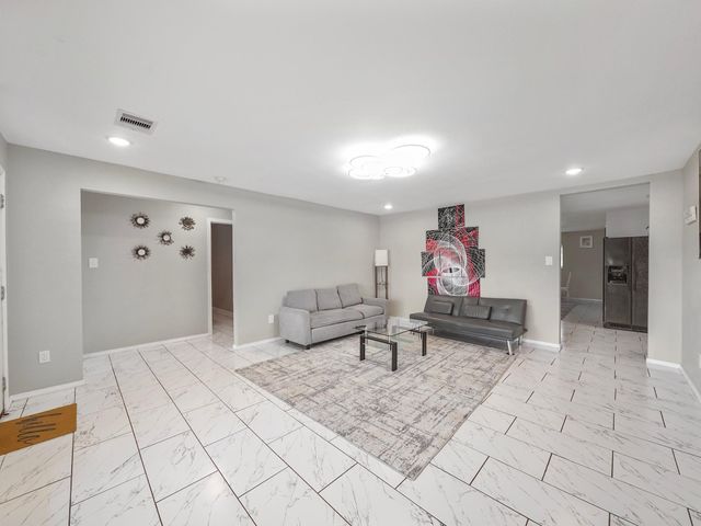 1337 Conrad Sauer Drive, Houston, TX 77043