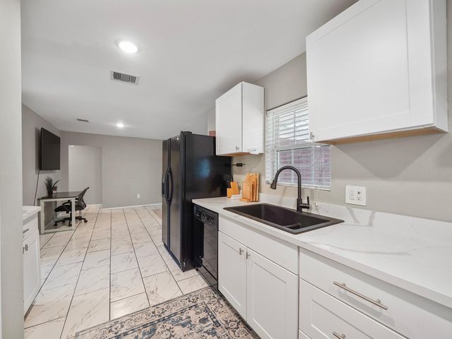 1337 Conrad Sauer Drive, Houston, TX 77043