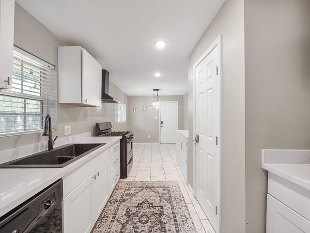 1337 Conrad Sauer Drive, Houston, TX 77043