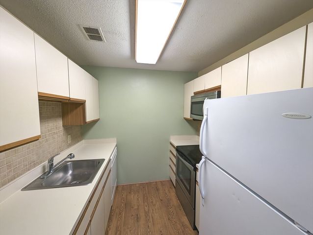 2612 Franklin Crossing Rd 2612, Franklin, MA 02038