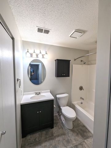 2612 Franklin Crossing Rd 2612, Franklin, MA 02038