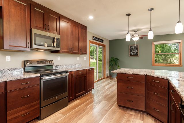 12451 Chuckanut Drive, Roscoe, IL 61073
