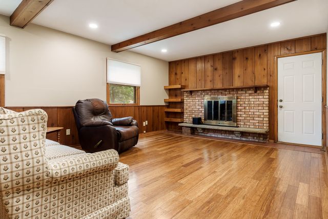 12451 Chuckanut Drive, Roscoe, IL 61073