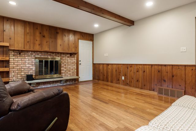 12451 Chuckanut Drive, Roscoe, IL 61073