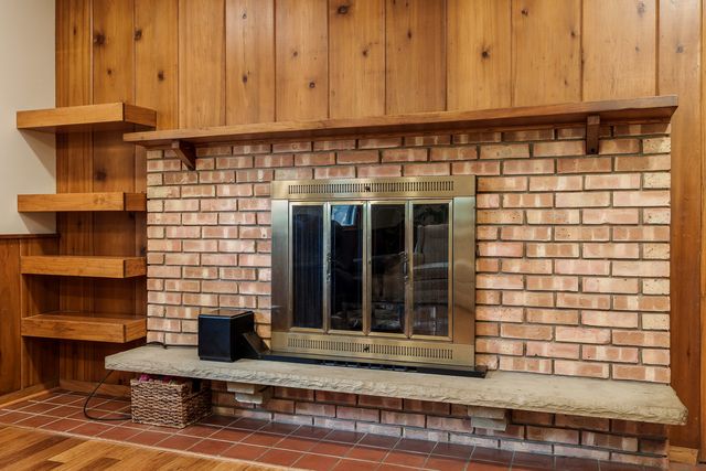 12451 Chuckanut Drive, Roscoe, IL 61073