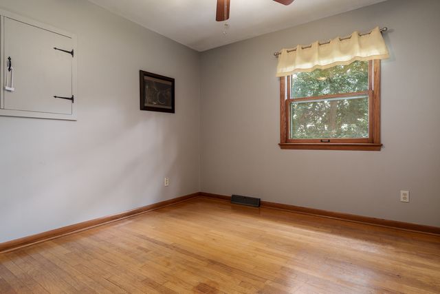 12451 Chuckanut Drive, Roscoe, IL 61073
