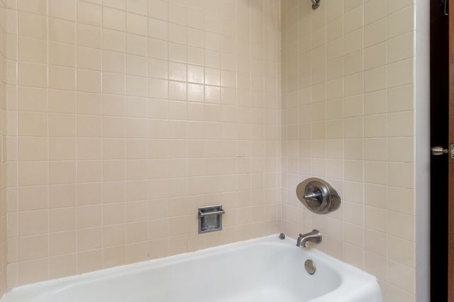 12451 Chuckanut Drive, Roscoe, IL 61073