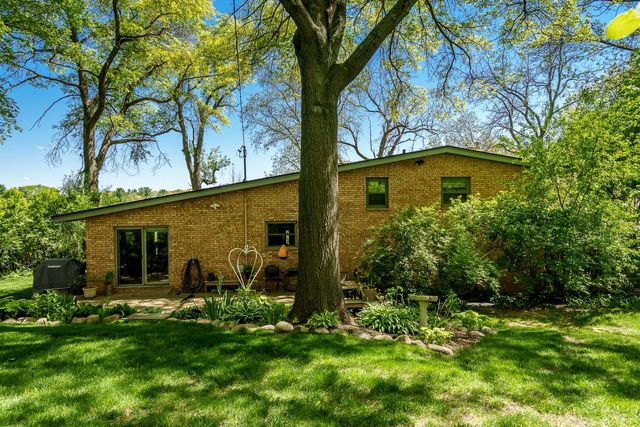 12451 Chuckanut Drive, Roscoe, IL 61073