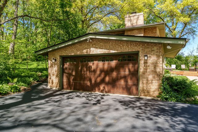 12451 Chuckanut Drive, Roscoe, IL 61073