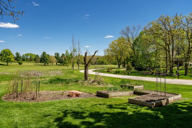 12451 Chuckanut Drive, Roscoe, IL 61073