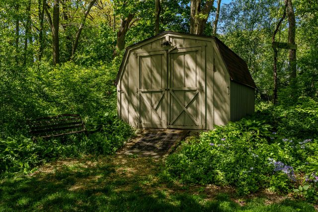 12451 Chuckanut Drive, Roscoe, IL 61073