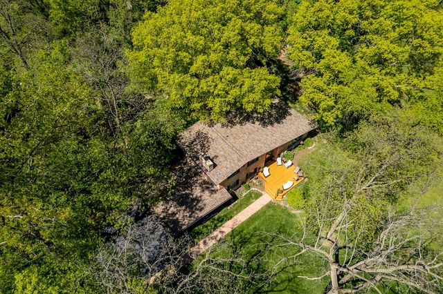 12451 Chuckanut Drive, Roscoe, IL 61073