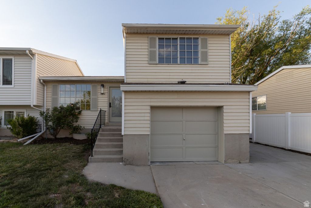 1394 W TWIN OAKS DR, West Jordan, UT 84088