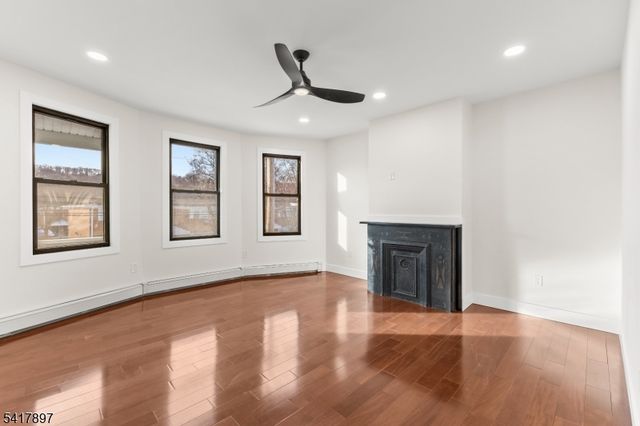 633 Lafayette Ave, Hawthorne Boro, NJ 07506