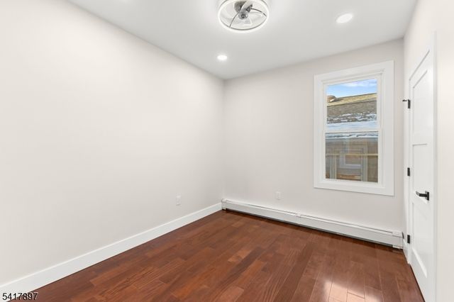 633 Lafayette Ave, Hawthorne Boro, NJ 07506