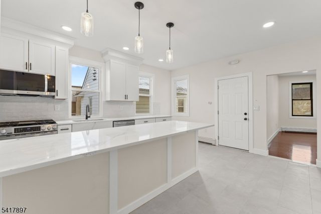 633 Lafayette Ave, Hawthorne Boro, NJ 07506