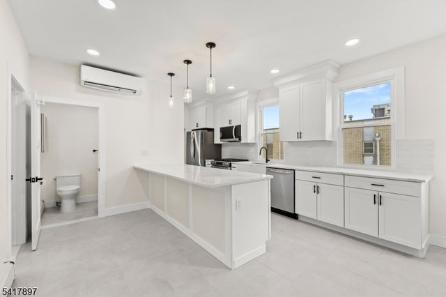 633 Lafayette Ave, Hawthorne Boro, NJ 07506