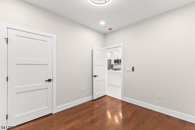 633 Lafayette Ave, Hawthorne Boro, NJ 07506