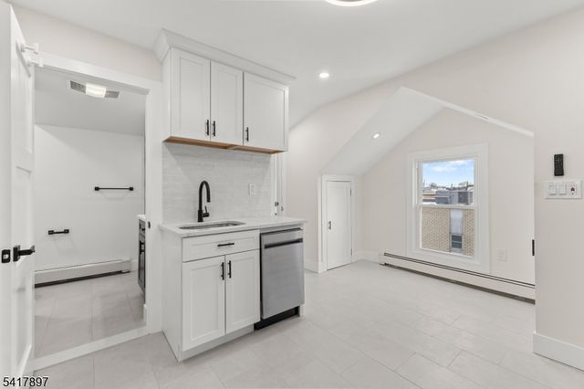 633 Lafayette Ave, Hawthorne Boro, NJ 07506