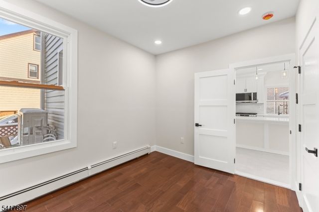 633 Lafayette Ave, Hawthorne Boro, NJ 07506