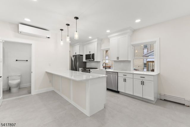 633 Lafayette Ave, Hawthorne Boro, NJ 07506