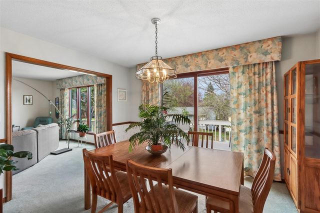 2112 Sandalwood Drive NE, Cedar Rapids, IA 52402