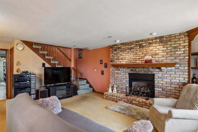 2112 Sandalwood Drive NE, Cedar Rapids, IA 52402