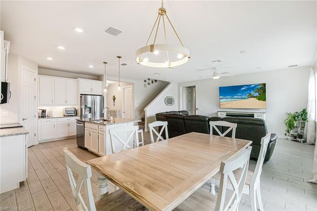 202 Spring Hill Lake LOOP, Cape Coral, FL 33993