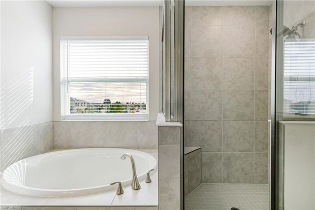 202 Spring Hill Lake LOOP, Cape Coral, FL 33993